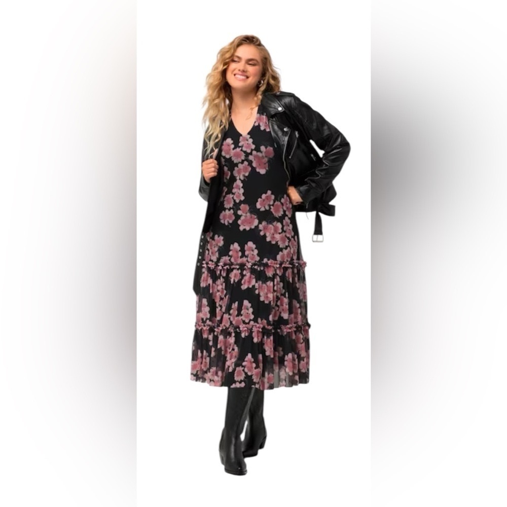 ULLA POPKEN Maxi
Tiered Layered Floral Dress-Size 20/22-Lined-Long Sleeves NWT